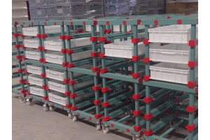 Bakkenwagens en Regaalwagens van NORAH Plastics